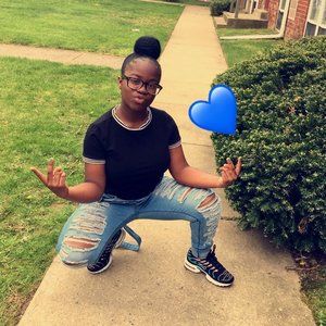 Meet your Posher, Rena